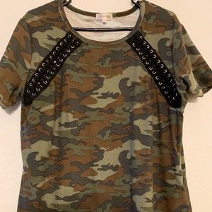 STELLA TEED Camo top on Sale.
